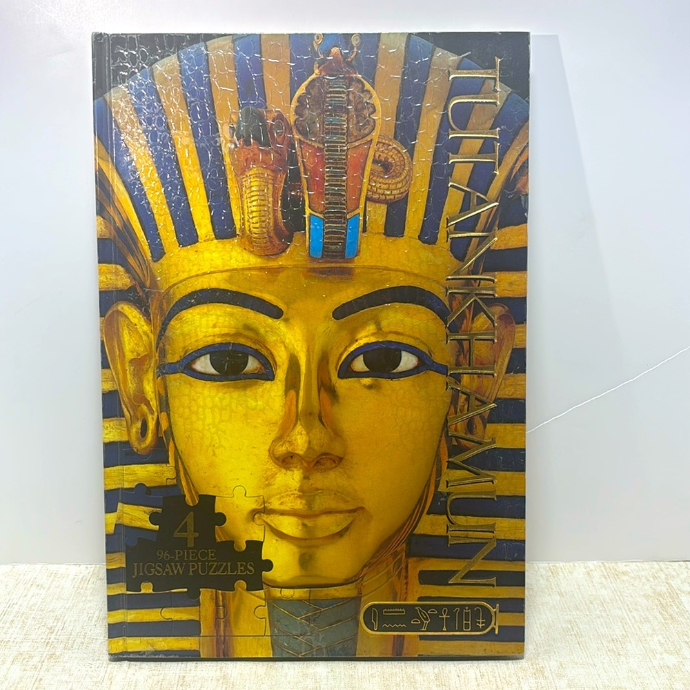 Tutankhamun Deluxe Jigsaw Puzzle Book